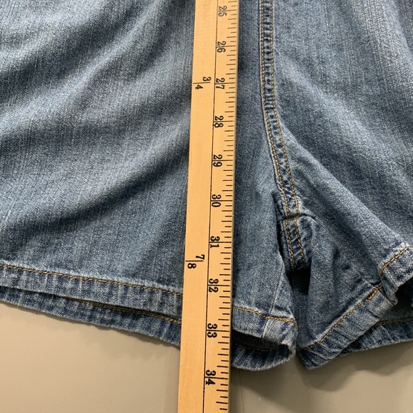 Universal Thread Women’s Blue Denim Sleeveless Half Button Down Romper Size M - Picture 9 of 11